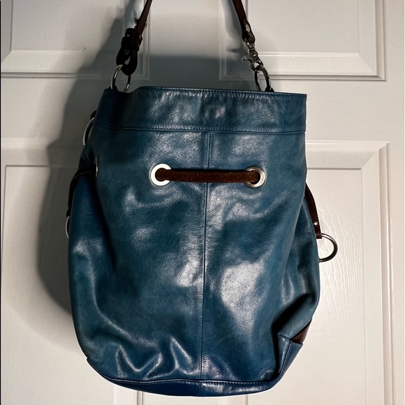 Tano Modern Bucket. Beautiful blue color w/ silver hardware. Fun everyday bag! - Picture 1 of 6